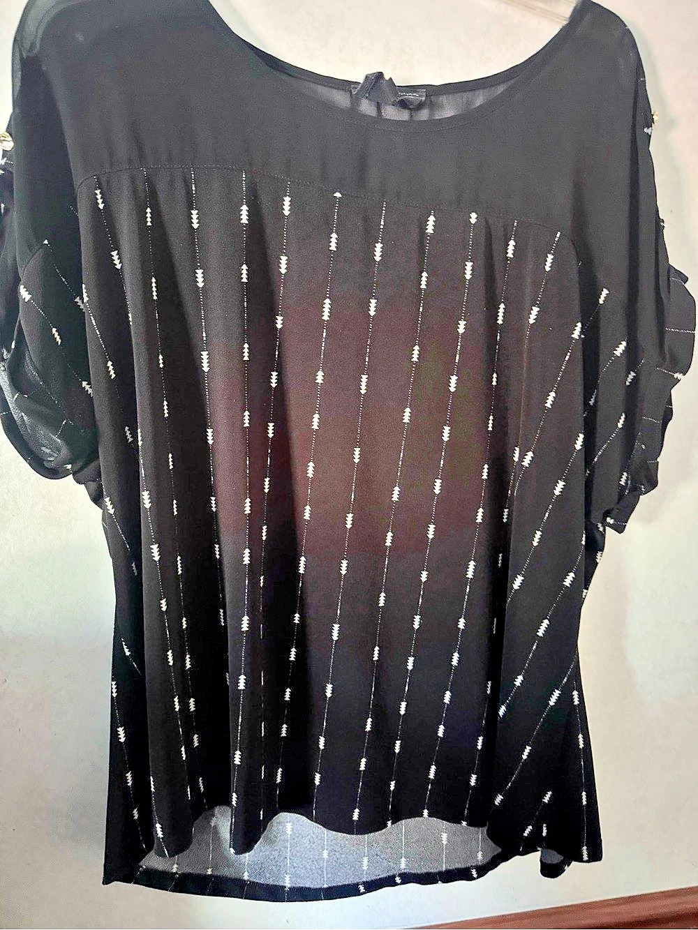 Flower & Feather Striped blouse in Black & White Size 3XL Like New